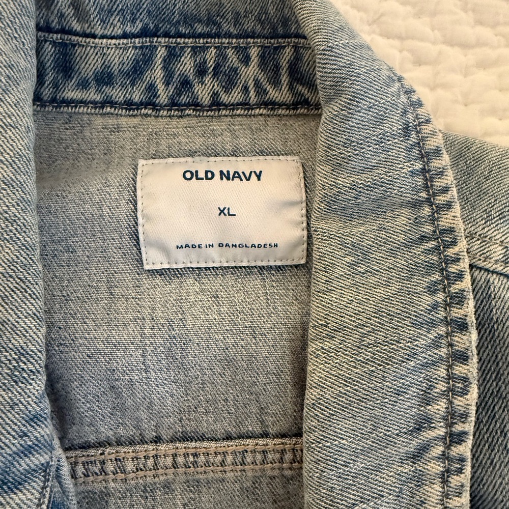 Old Navy Light Wash Distressed Denim Jacket - Picture 3 of 4